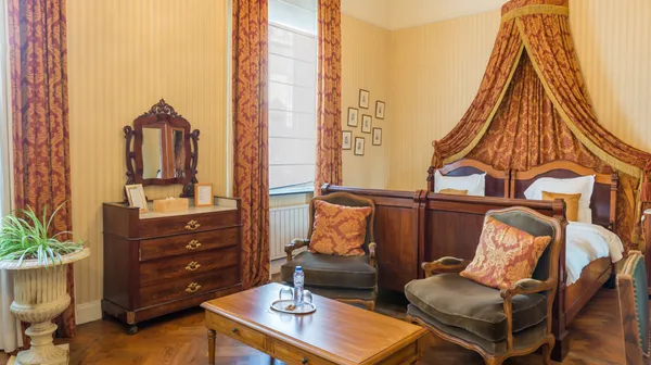 1770285733-04A) franse kamer (2)